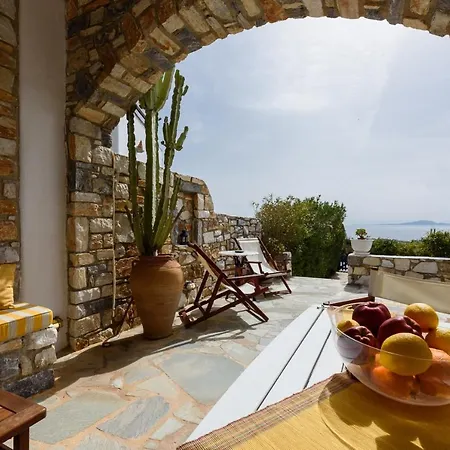 Balloo - A House Gazing Out On The Aegean Blue Casa vacanze Aspro Chorio